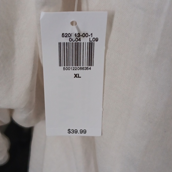 A Stylish Cream Color Blouse with Floral Design Sleeves Size XL - Picture 16 of 16